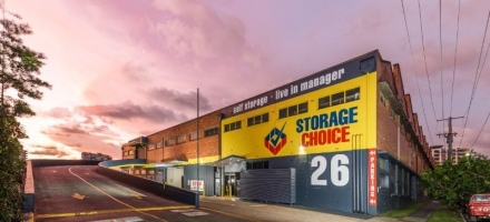 albion-exterior-drive-up-access