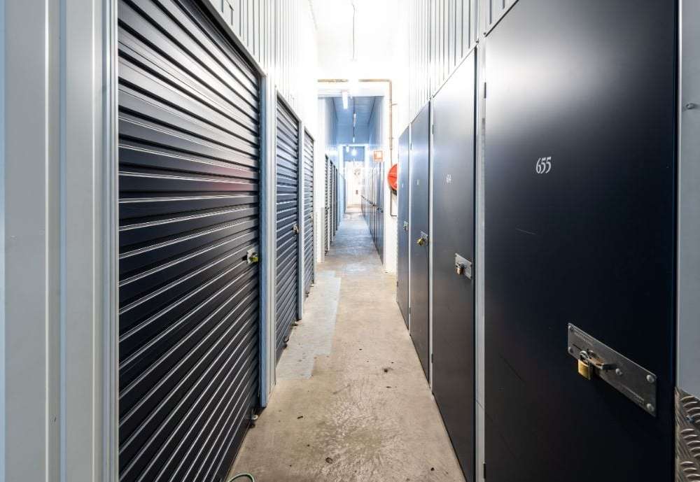 albion-interior-small-sheds-undercover