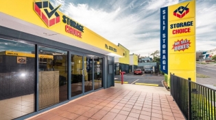 sumner-park-exterior-front-office